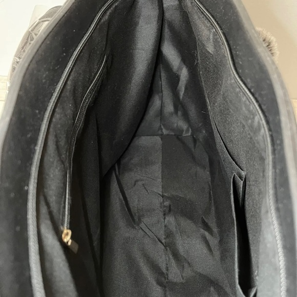 Faux suede/leather purse set.  Shoulder bag, clutch, card holder and mak… - Picture 5 of 11